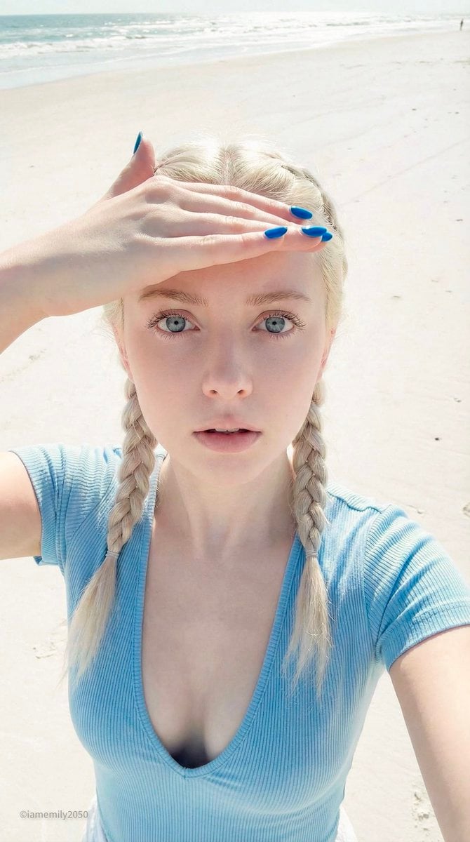 { "format": { "type": "editorial", "intent": "candid/selfie/accidental", "aspect…
