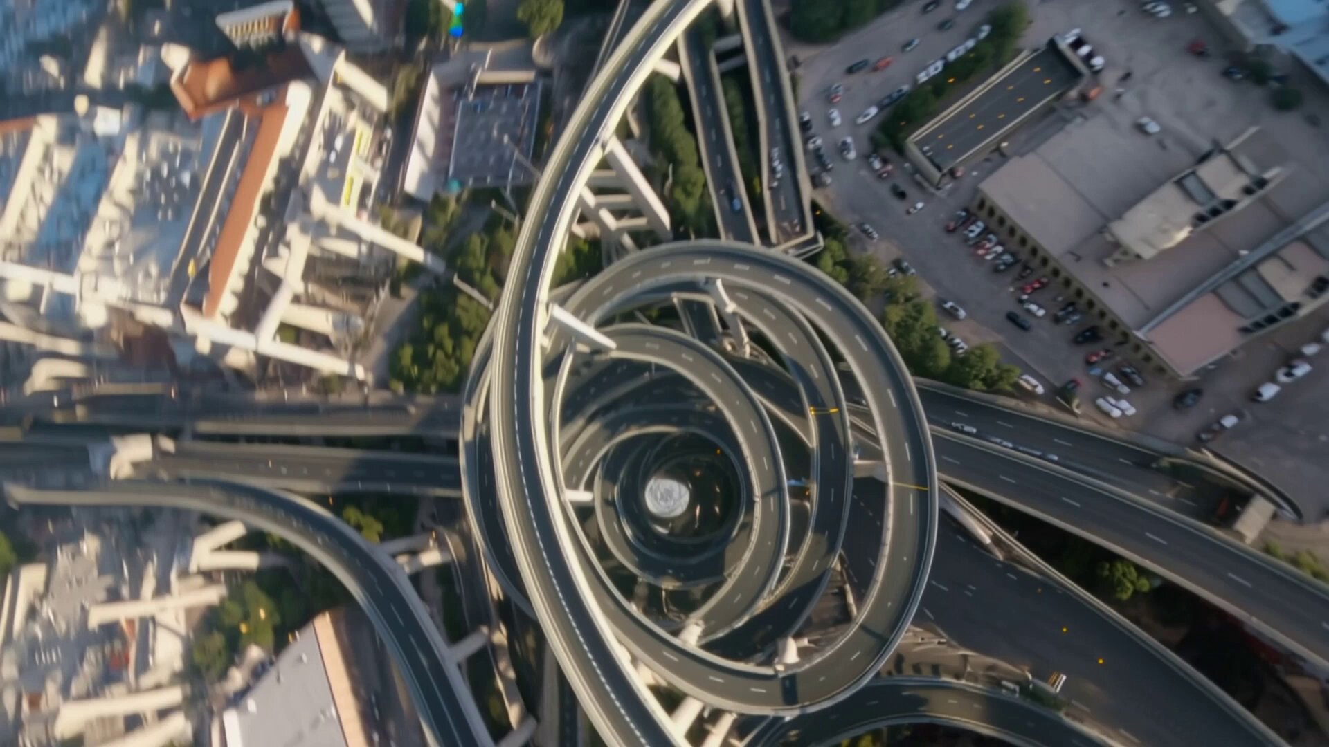 Aerial Daylight Cityscape Over Elevated Freeways (video)؛ محتوای مرتبط هوش مصنوعی در Axeto