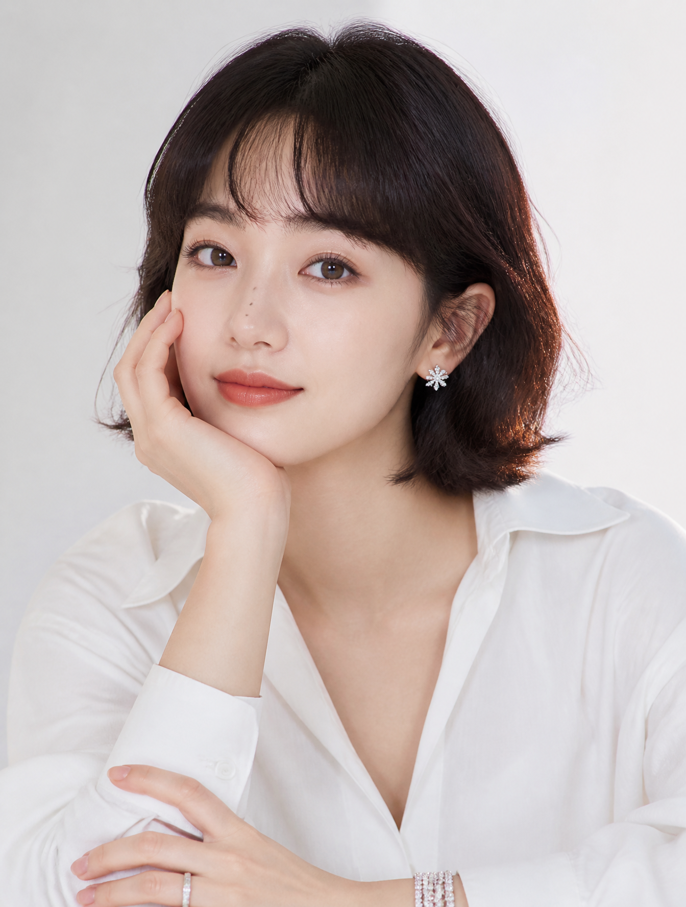 Portrait photo, 23-year-old Asian female portrait, oval face shape, perfect thre…
